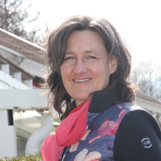 Tina Lindome 800 533 avstand-compressed